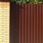 Jeftina ograda za ljetnu rezidenciju - originalne ograde od drveta, metala i otpadnog materijala